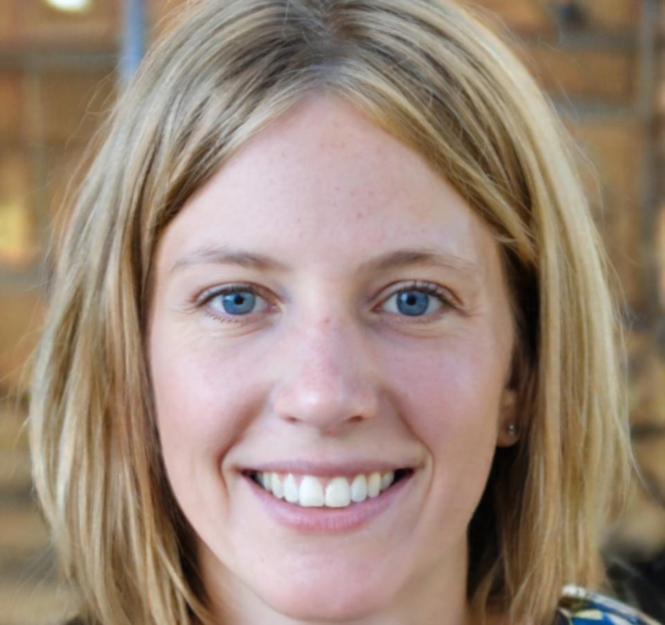 Dr. Marina Hoffmann, Leitende Finanzanalystin